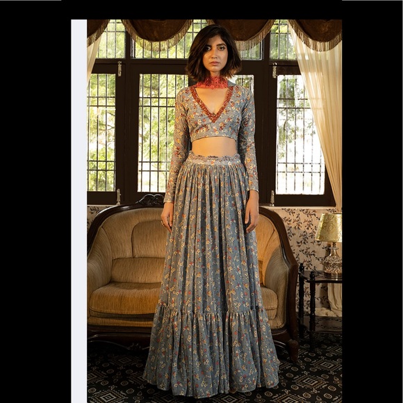 Lehenga grey blue top and bottom hand sewn sequías - Picture 1 of 8